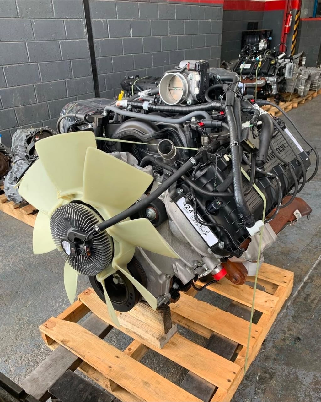 FORD 6.2L V8