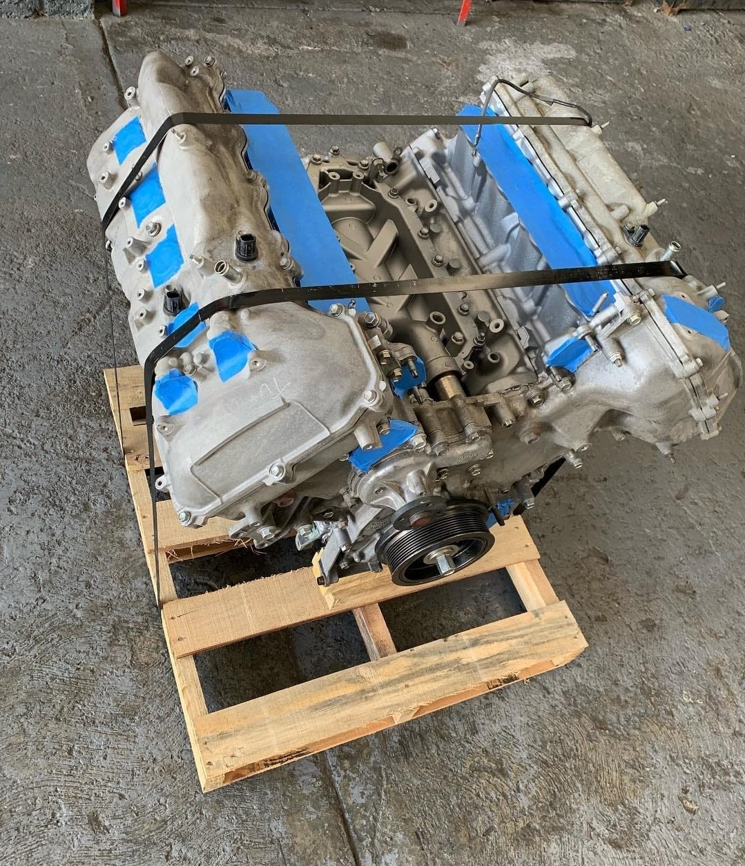 TOYOTA 5.7L V8